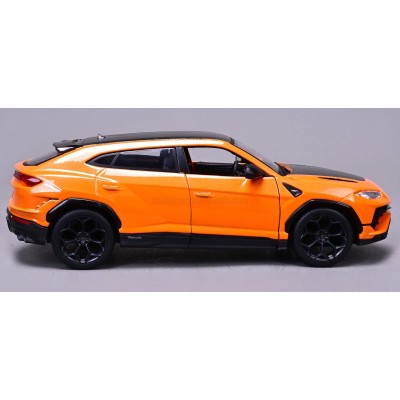 Lamborghini Urus Performante 2023 in Scala 1:24