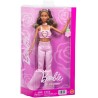 Barbie Deluxe Style Fashion Doll con Top Corto in Denim Rosa e Jeans a Zampa d'Elefante, Capelli Castani